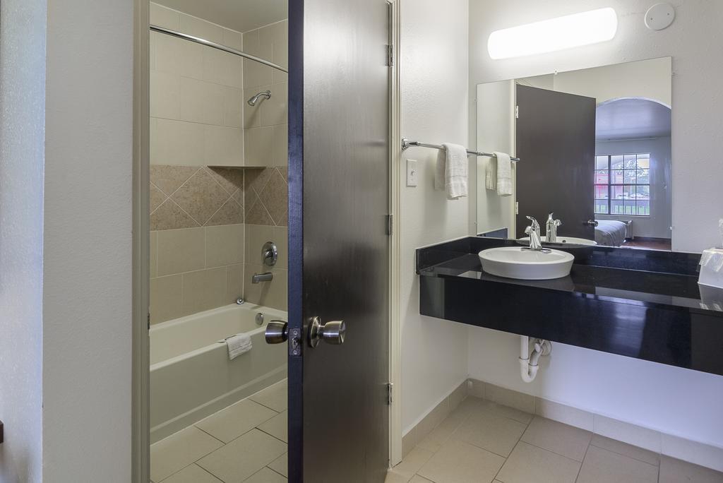 Motel 6-Canton, Tx ภายนอก รูปภาพ