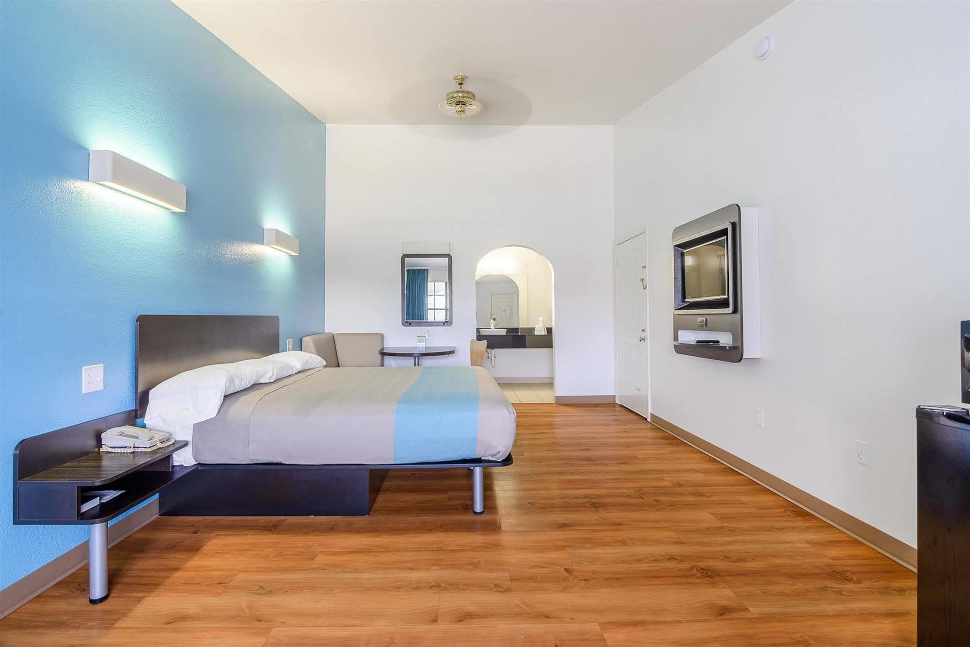 Motel 6-Canton, Tx ภายนอก รูปภาพ