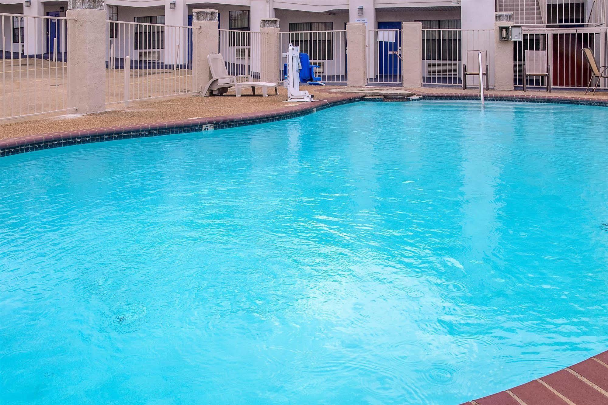 Motel 6-Canton, Tx ภายนอก รูปภาพ